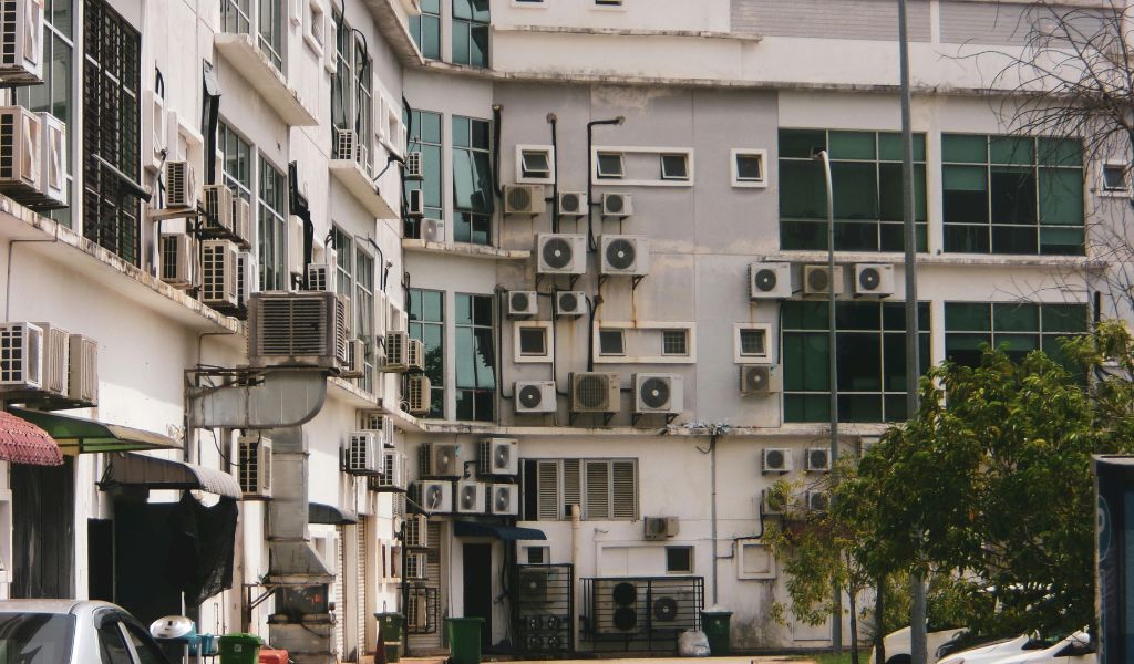 Vị trí lắp đặt dàn nóng có nhiều hạn chế
