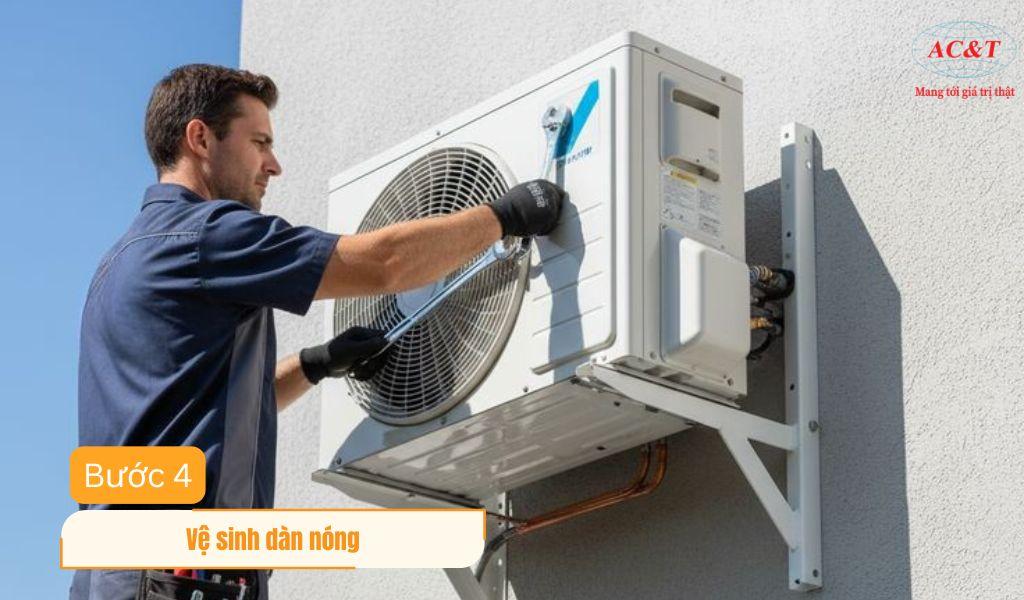 Vệ sinh dàn nóng của điều hòa multi cẩn thận